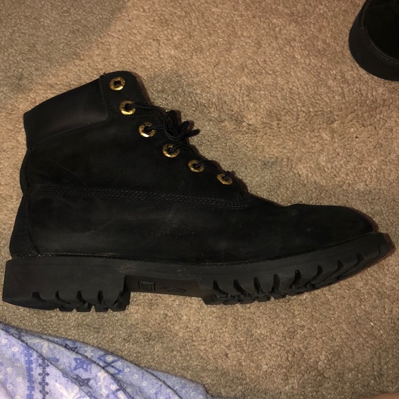 Black and gold timberlands - Picture 4 of 6